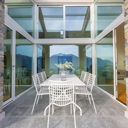 Di Como, Griante - Villa *